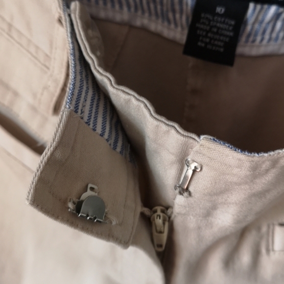 Larry Levine Cream Capris - Picture 5 of 7